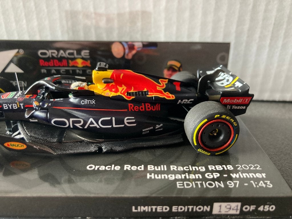 Max Verstappen 1:43 editie 97 Winner Hungarian GP 2022 F1, Ophalen of Verzenden, Nieuw, Formule 1