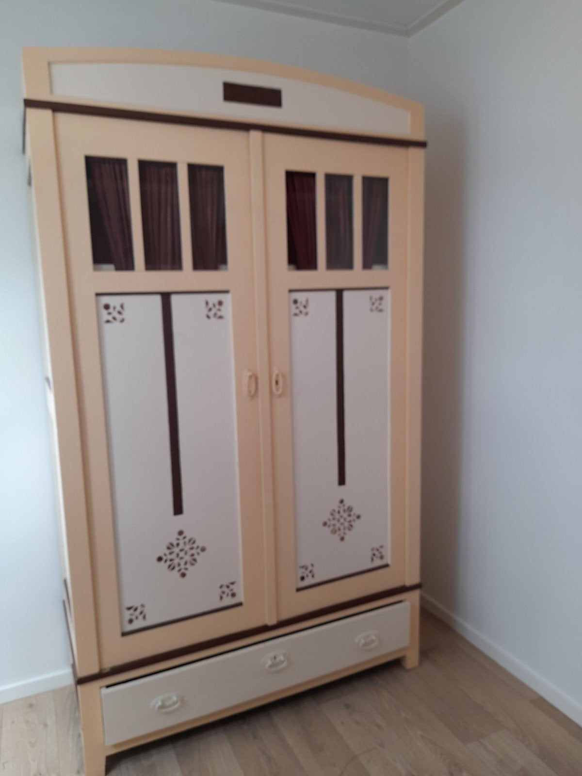 Vintage eiken linnenkast, Ophalen