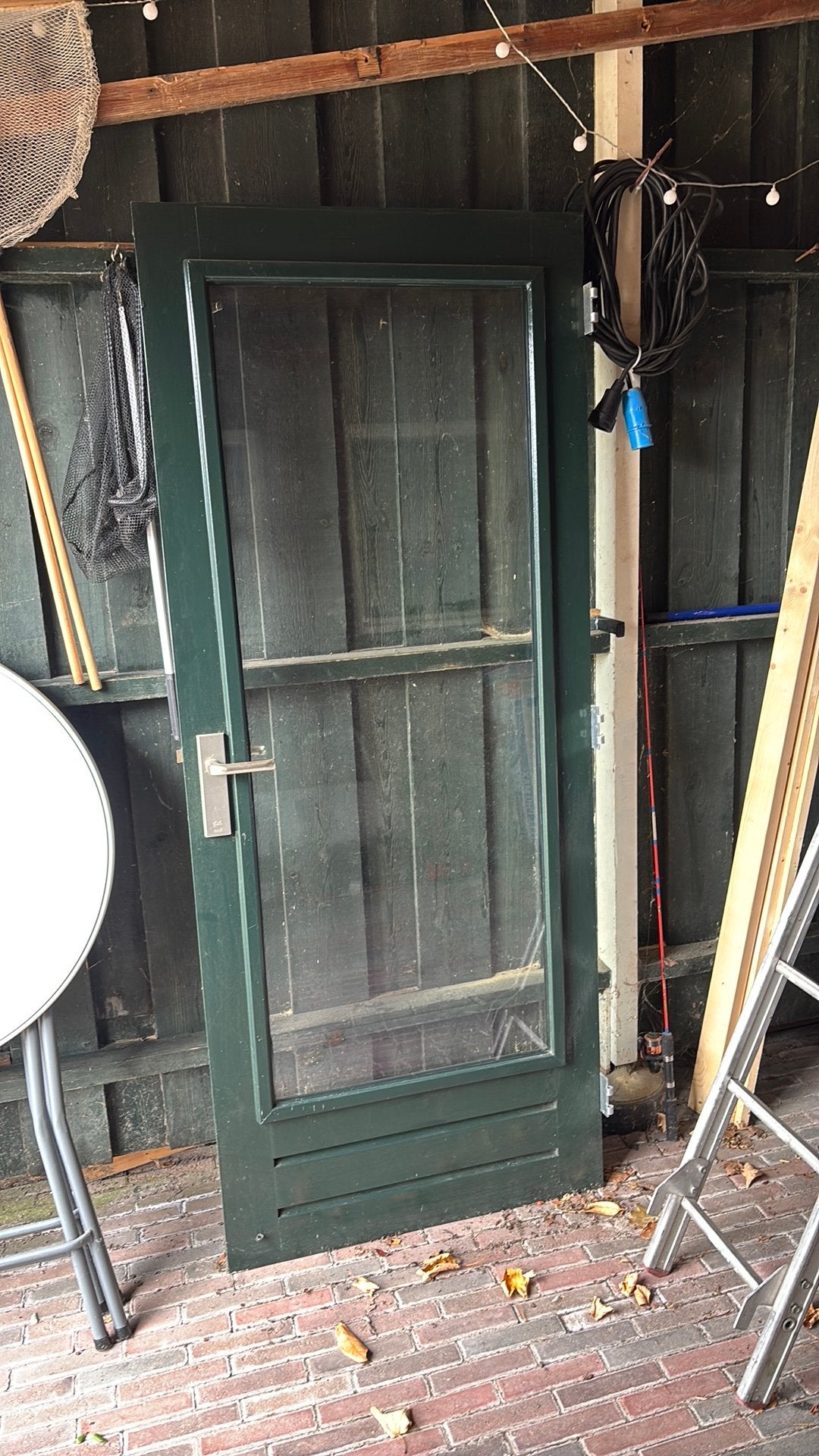 Groene buitendeur met glas en slot, Doe-het-zelf en Verbouw, Ophalen, Gebruikt, Minder dan 80 cm, Buitendeur
