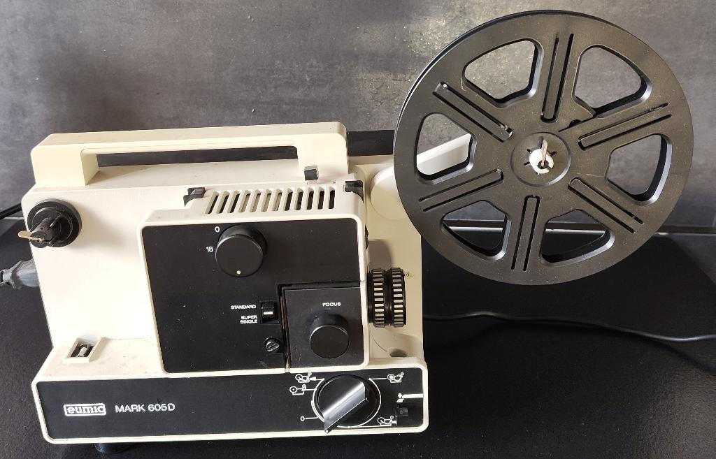 Eumig  Mark 605D Projector, Verzamelen, Fotografica en Filmapparatuur, Projector, 1960 tot 1980, Ophalen