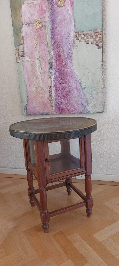 rokers tafel met messing blad  vitrinekastje, Ophalen