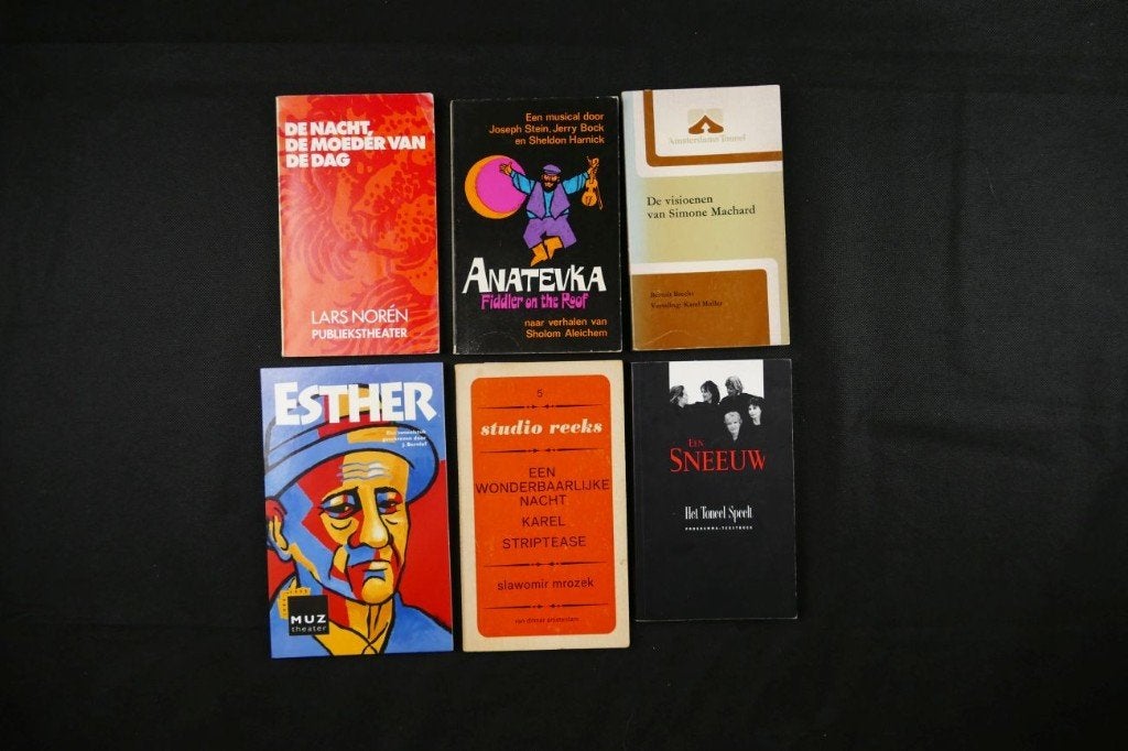 Unieke theaterboeken collectie – Bernlef, Brecht & meer, Ophalen of Verzenden, Gelezen, Toneel, Diverse