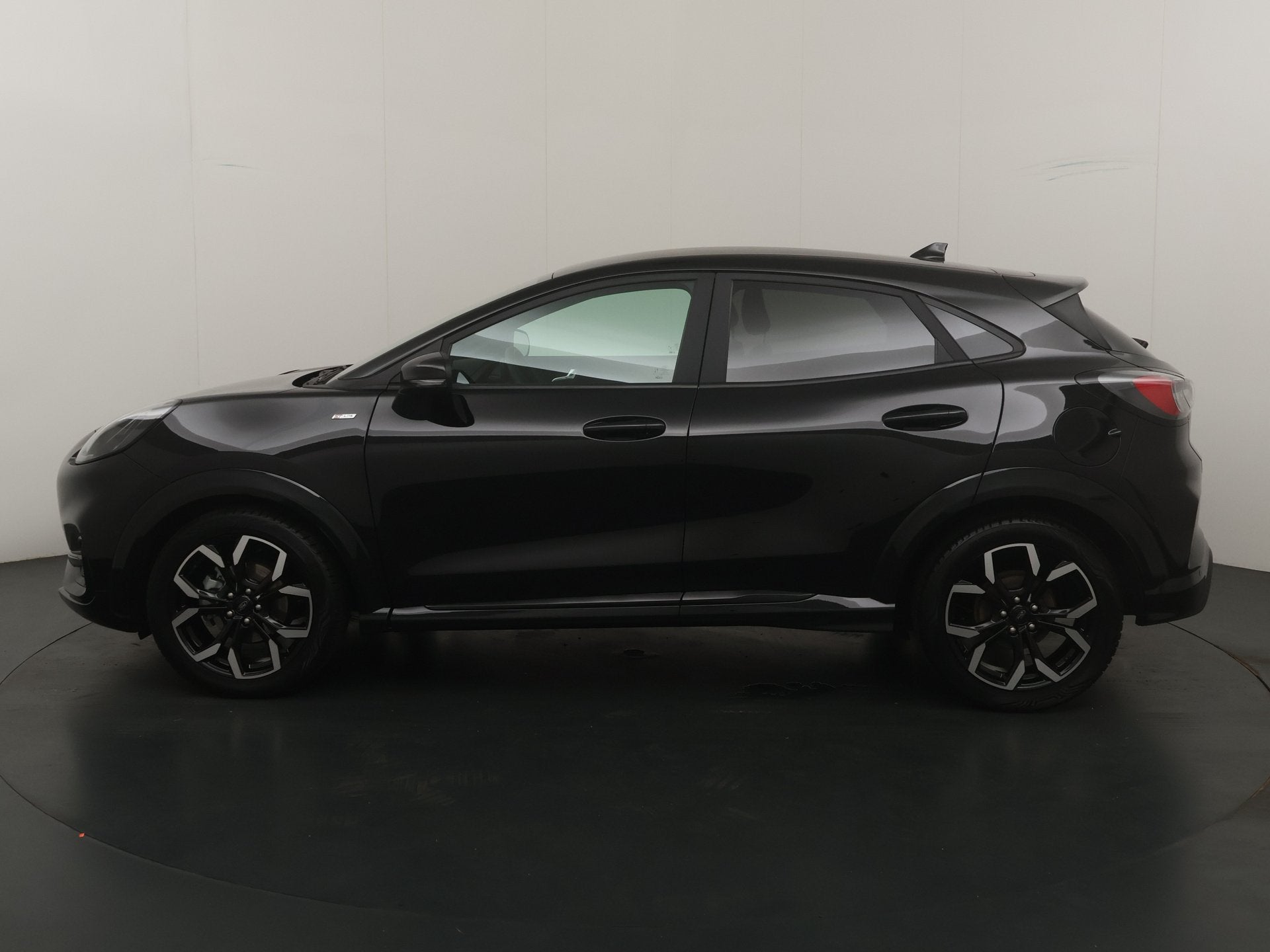 Ford Puma Hybrid ST-Line X Orig NL Nw geleverd | All season, 125 pk, 1219 kg, Zwart, Origineel Nederlands
