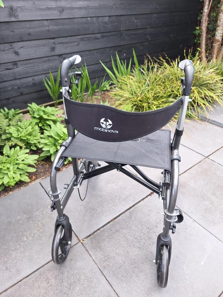 Rollator en rolstoel in 1, Ophalen