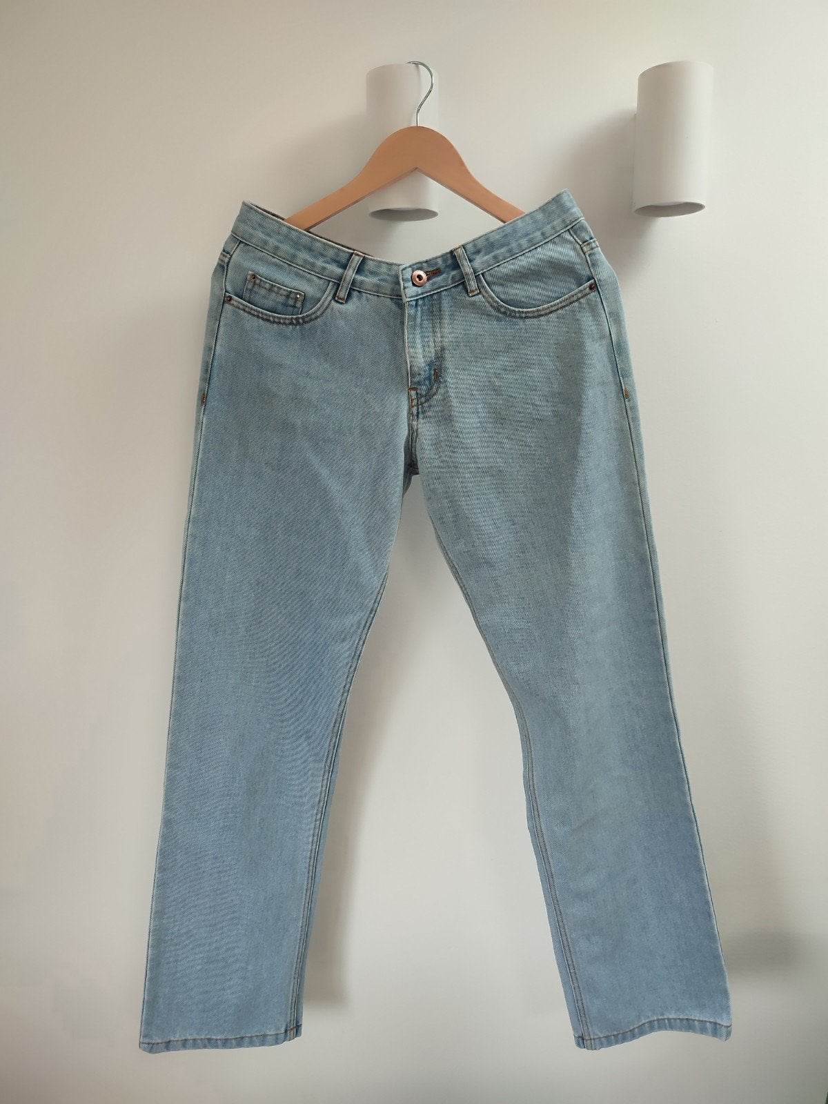 Lichtblauwe jeans met sterren op achterzakken, Kleding | Dames, Maat 38/40 (M), Meet Me There, Blauw, Ophalen of Verzenden