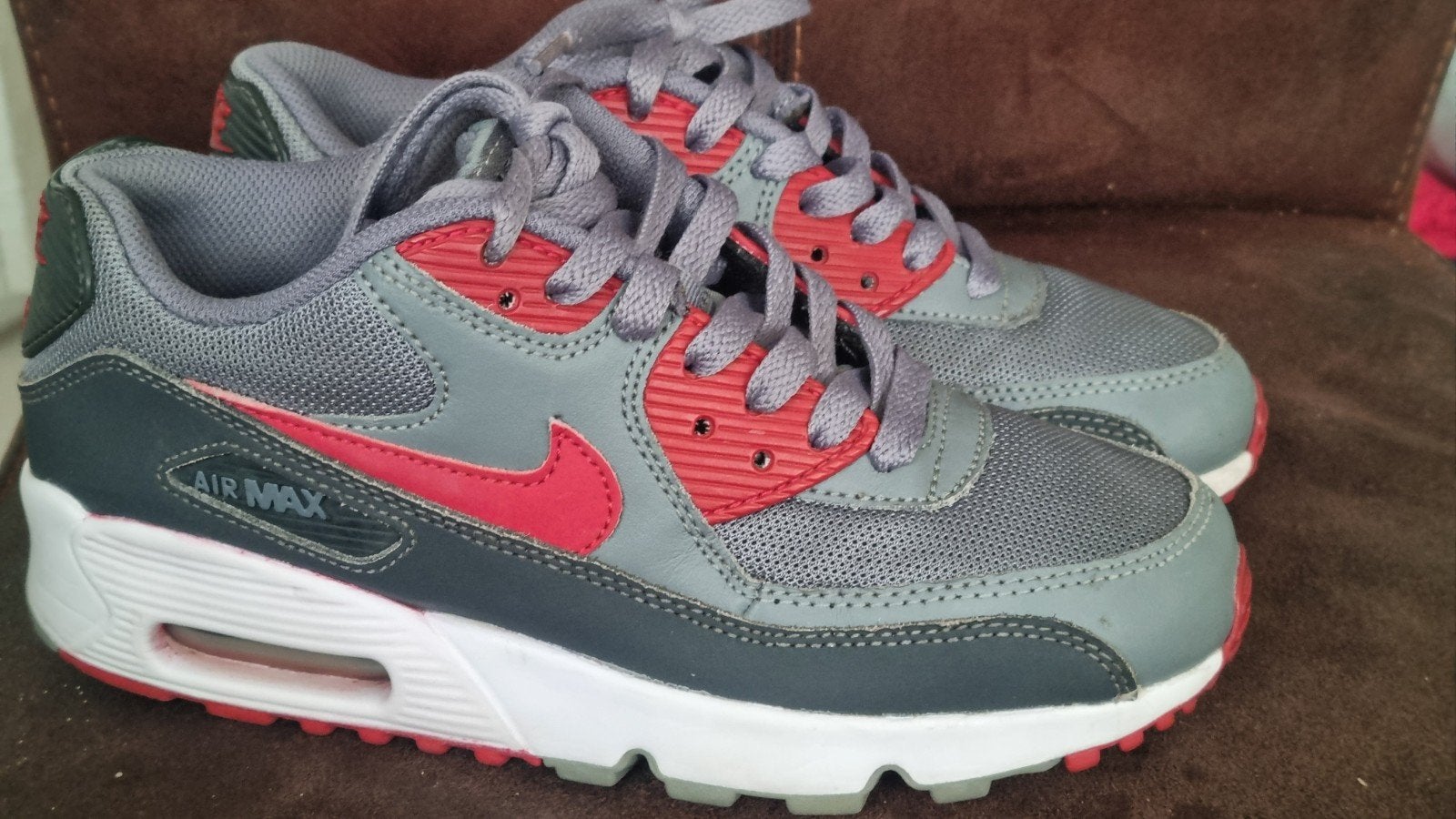 Nike Air Max 90 Sneakers - Grijs/Rood - Maat 36, Kinderen en Baby's, Kinderkleding | Schoenen en Sokken, Verzenden, Zo goed als nieuw