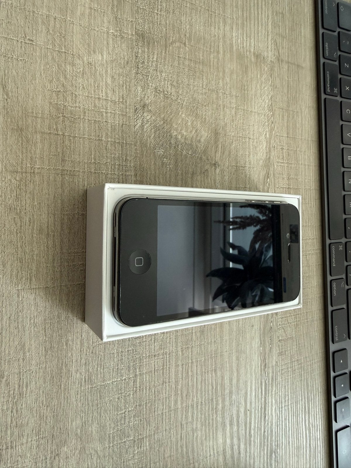 Apple iPhone 4S 8GB Zwart, Telecommunicatie, Mobiele telefoons | Apple iPhone, Zo goed als nieuw, 8 GB, Zonder abonnement, Zonder simlock