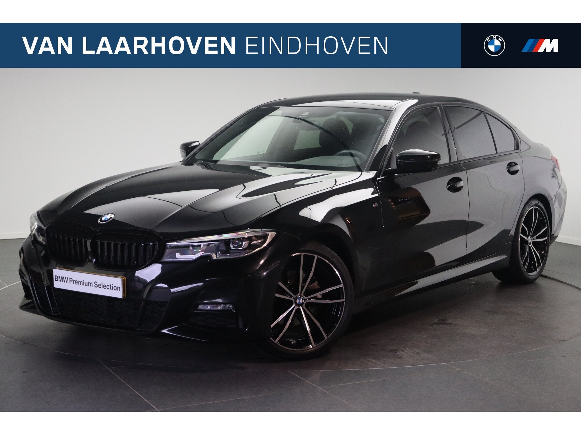 BMW 3 Serie 320i High Executive M Sport Automaat / Trekhaak