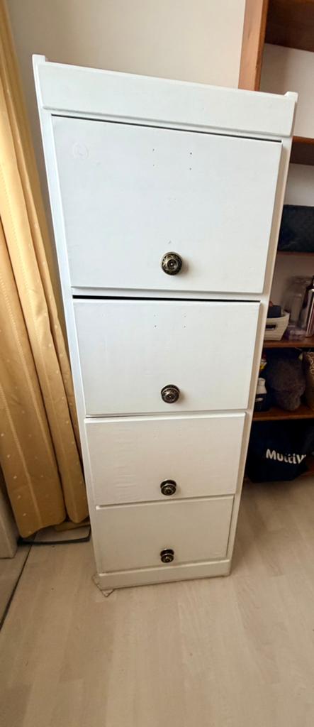 Gratis ophalen: witte ladekast, Ophalen, Gebruikt, 5 laden of meer, 100 tot 150 cm