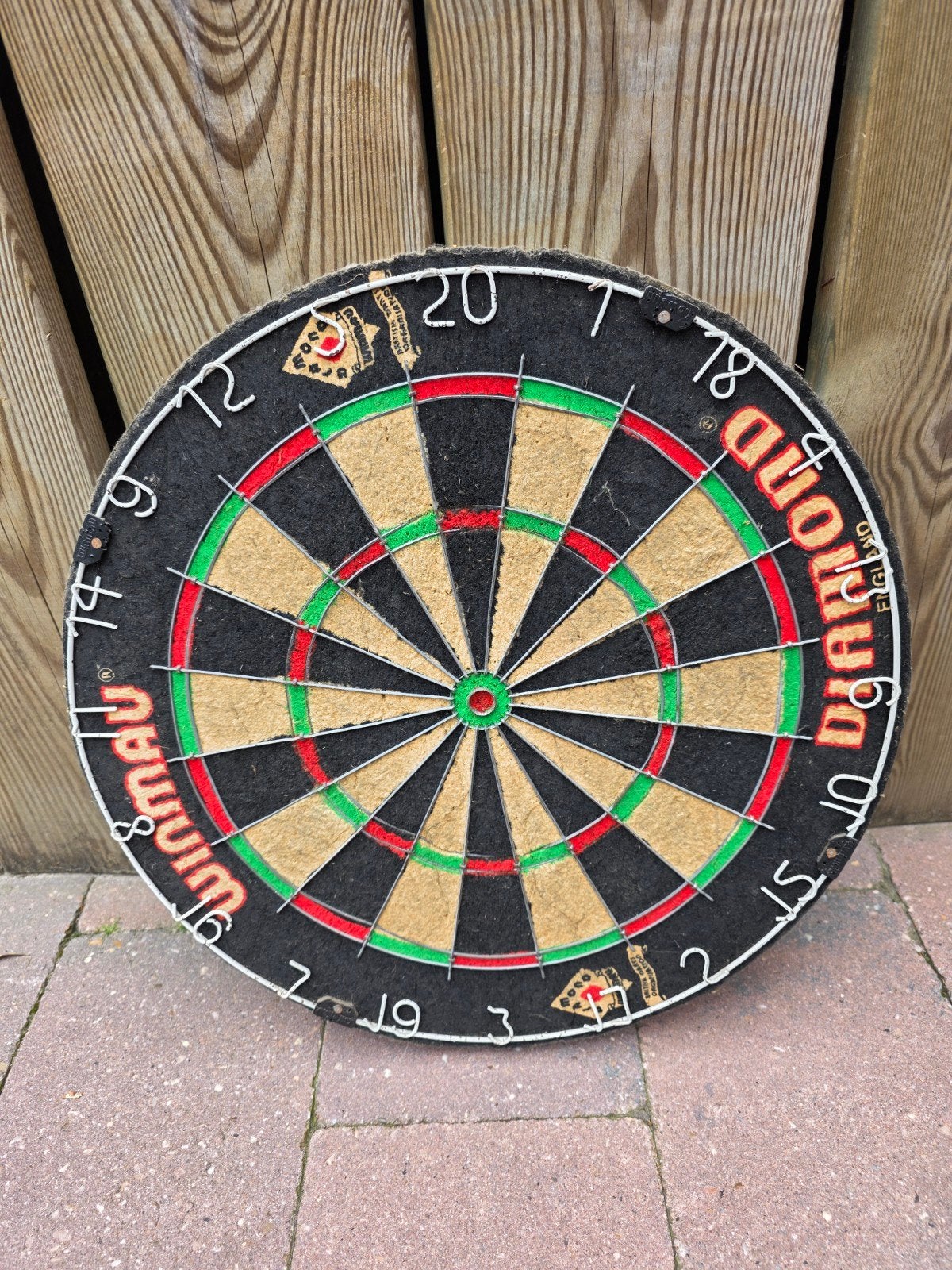 Dartbord + achterhout, Ophalen, Gebruikt, Dartbord