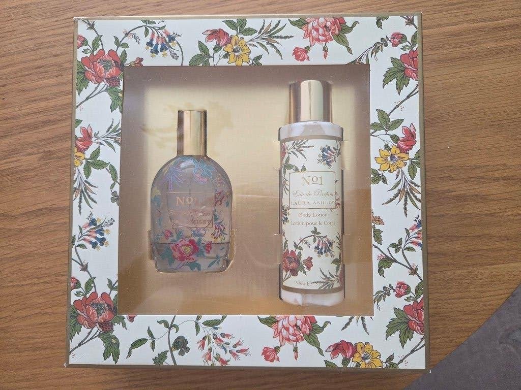 Laura Ashley parfum geschenkset No1, Ophalen of Verzenden, Nieuw, Parfumfles