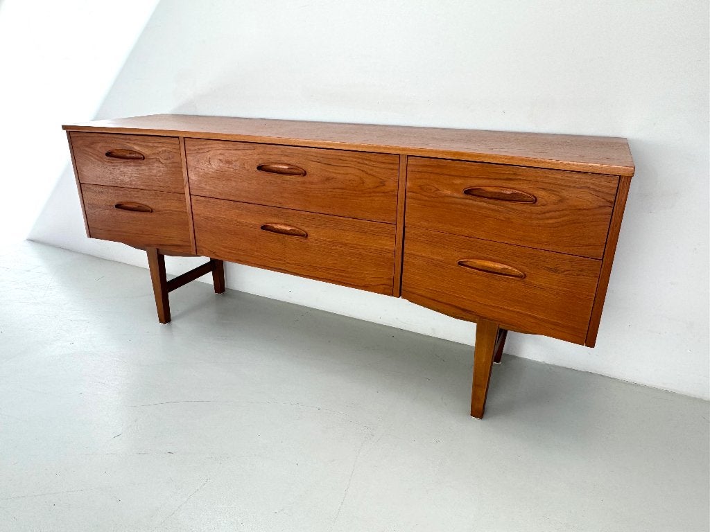 Vintage dressoir Jentique, 150 tot 200 cm, Teakhout, Ophalen of Verzenden, Zo goed als nieuw