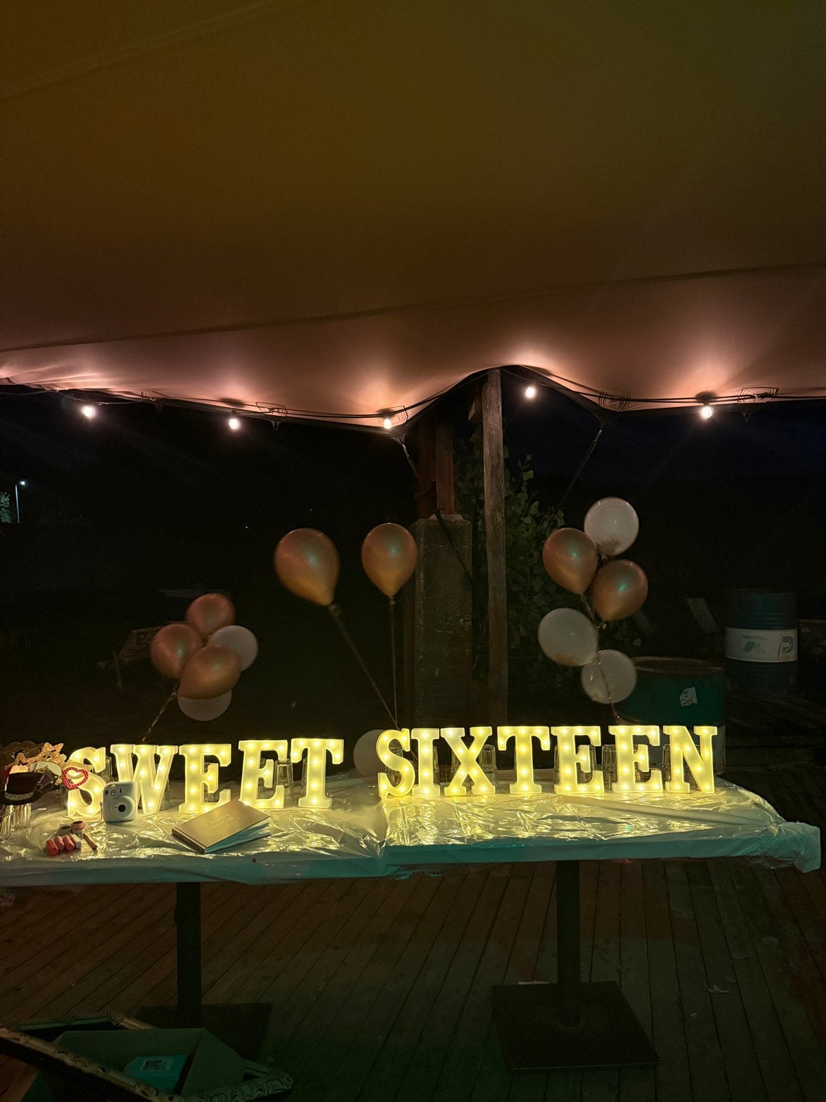 Lichtgevende letters 'Sweet Sixteen' - Feestdecoratie, Hobby en Vrije tijd, Ophalen of Verzenden, Zo goed als nieuw, Versiering