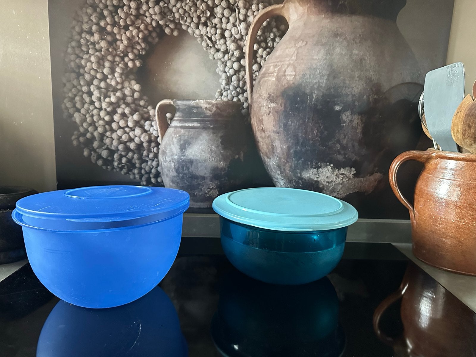 Twee grote Tupperware kommen met deksel (4.3L & 3.4L), Gebruikt, Blauw, Ophalen of Verzenden, Met deksel