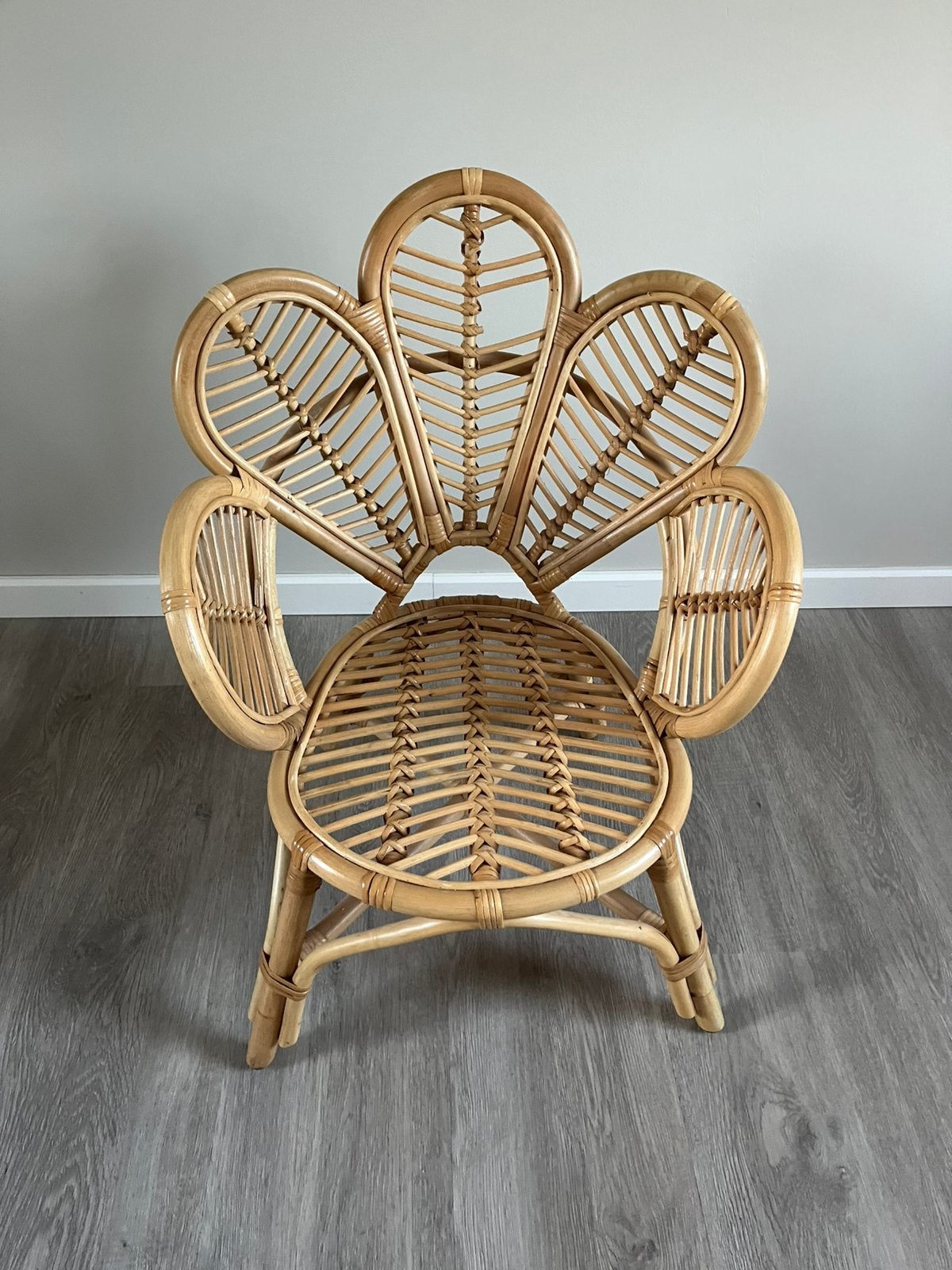 Rotan kinderstoel bloem design, Ophalen
