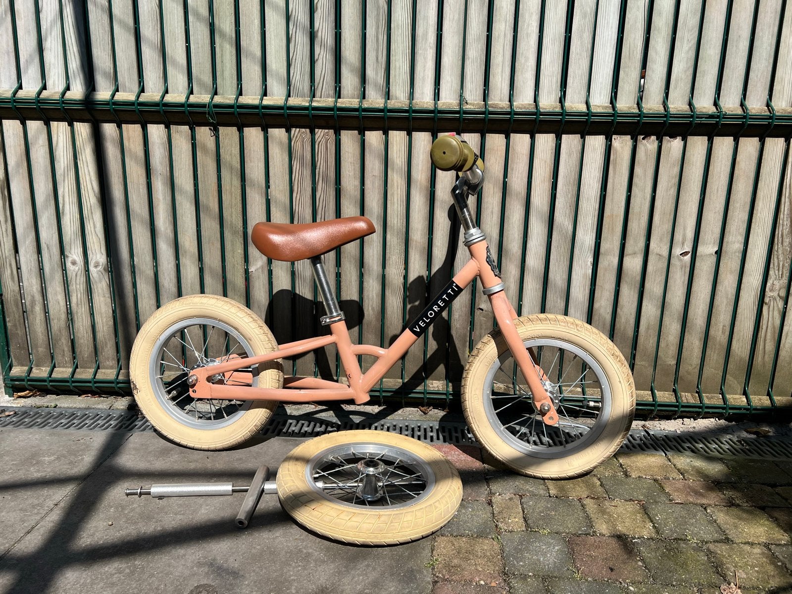 Veloretti loopfiets, Fietsen en Brommers, Fietsen | Kinderfietsjes, Ophalen, Zo goed als nieuw, Minder dan 16 inch