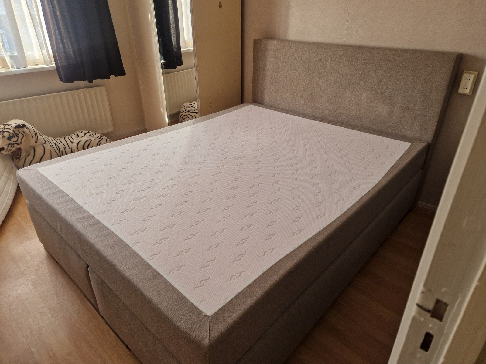 boxspring 160x200, Huis en Inrichting, Ophalen, Gebruikt, Beige, Tweepersoons