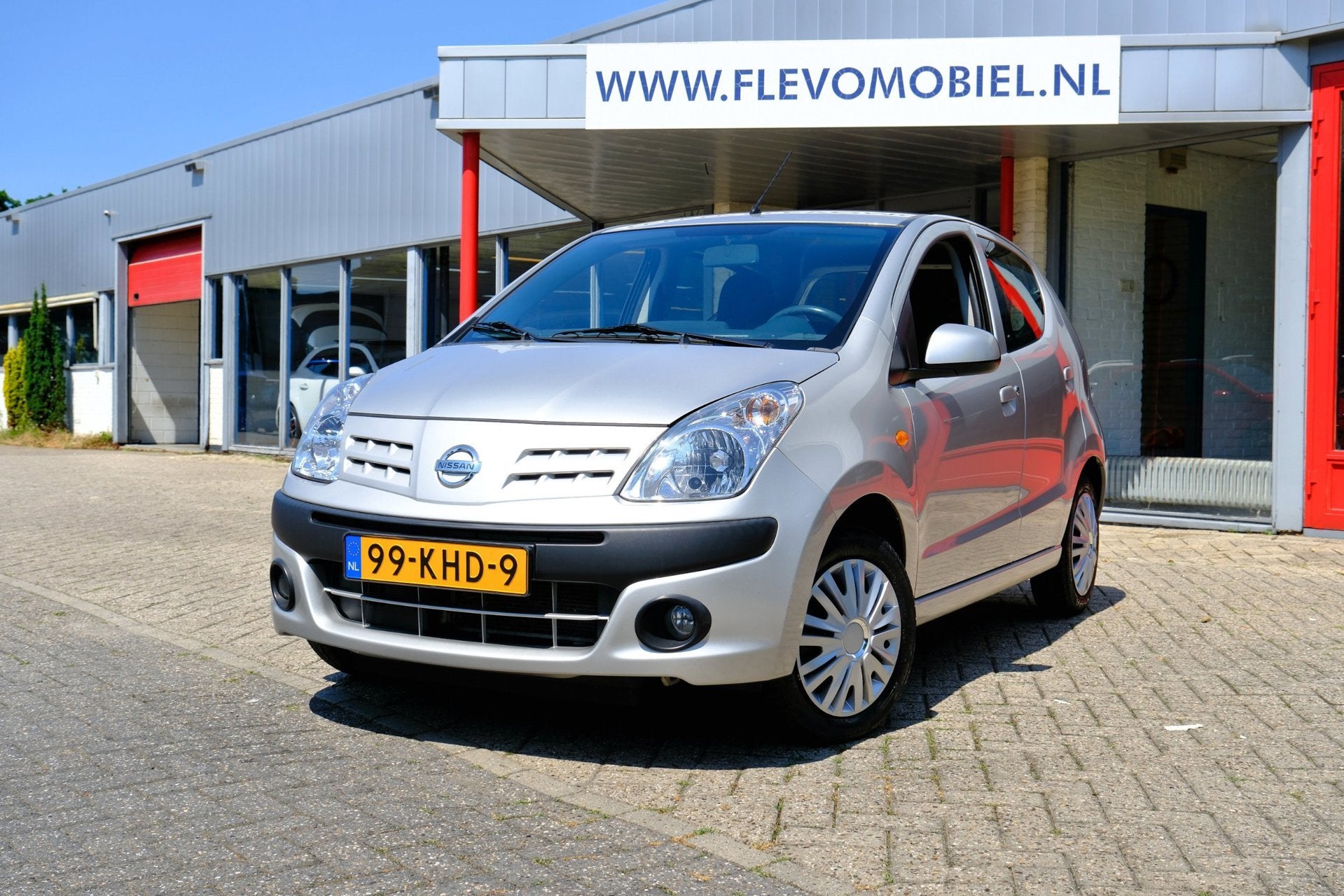 Nissan Pixo