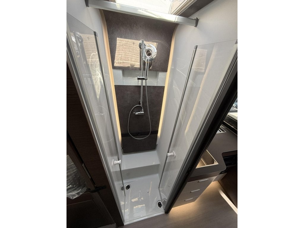 Foto 22 van - Adria Coral Supreme 670 SL - Mercedes camper -