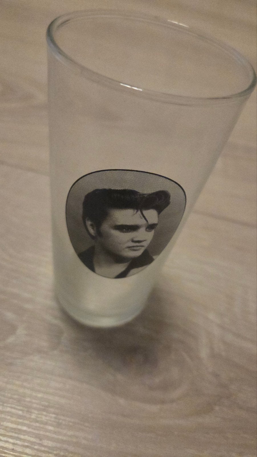 Elvis Presley glas - Uniek verzamelobject, Ophalen of Verzenden, Zo goed als nieuw, Meerkleurig, Overige merken