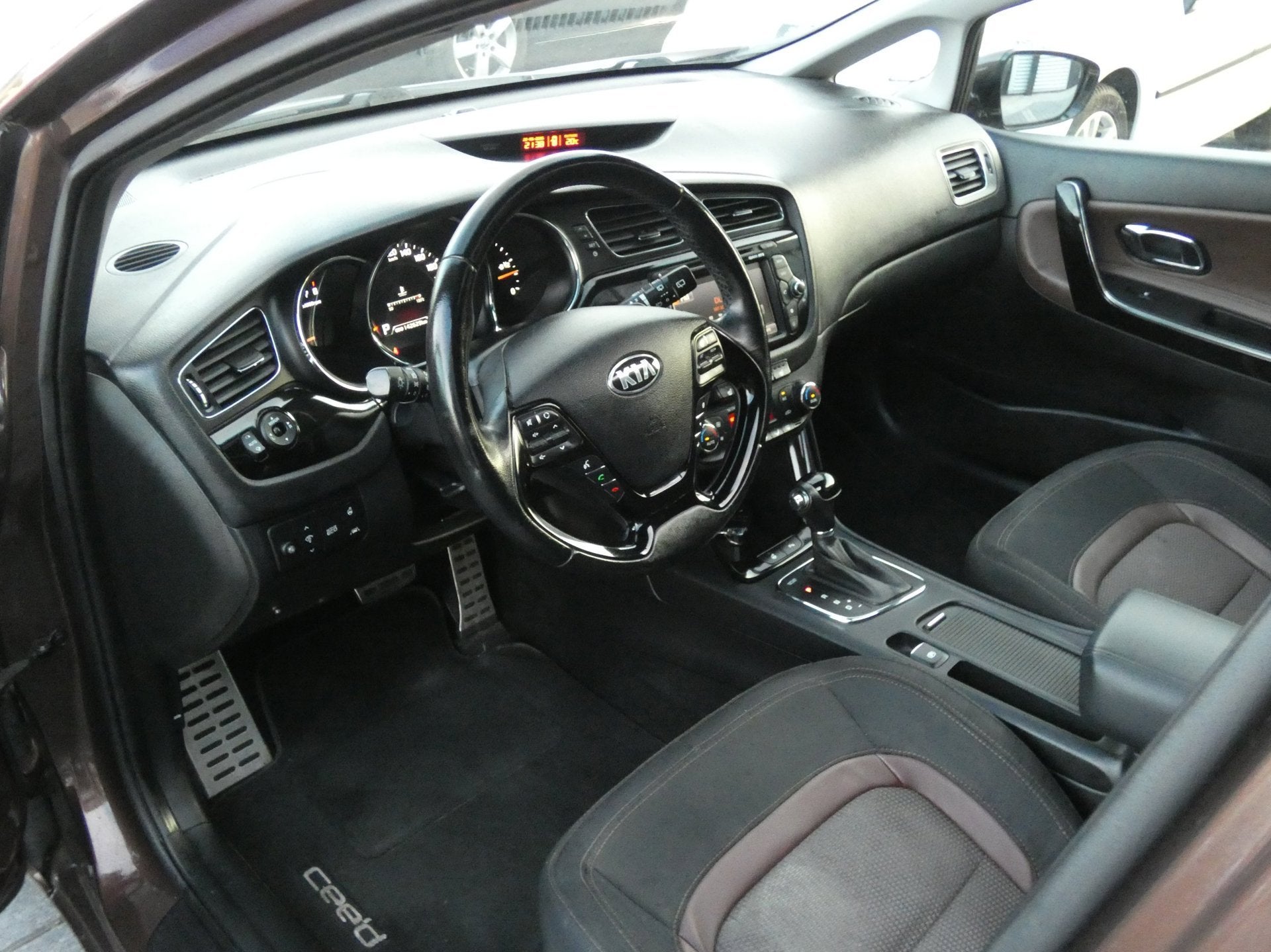 Kia Cee'd 1.6 GDI Super Pack Premium Achteruitrijcamera|Elec, Auto's, Kia, Euro 5, 135 pk, Gebruikt, 1591 cc
