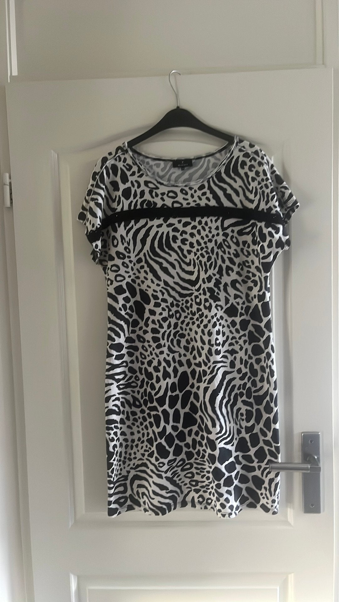 Monari jurkje 40 zwart met crème, Kleding | Dames, Maat 38/40 (M), Zwart, Ophalen of Verzenden, Zo goed als nieuw