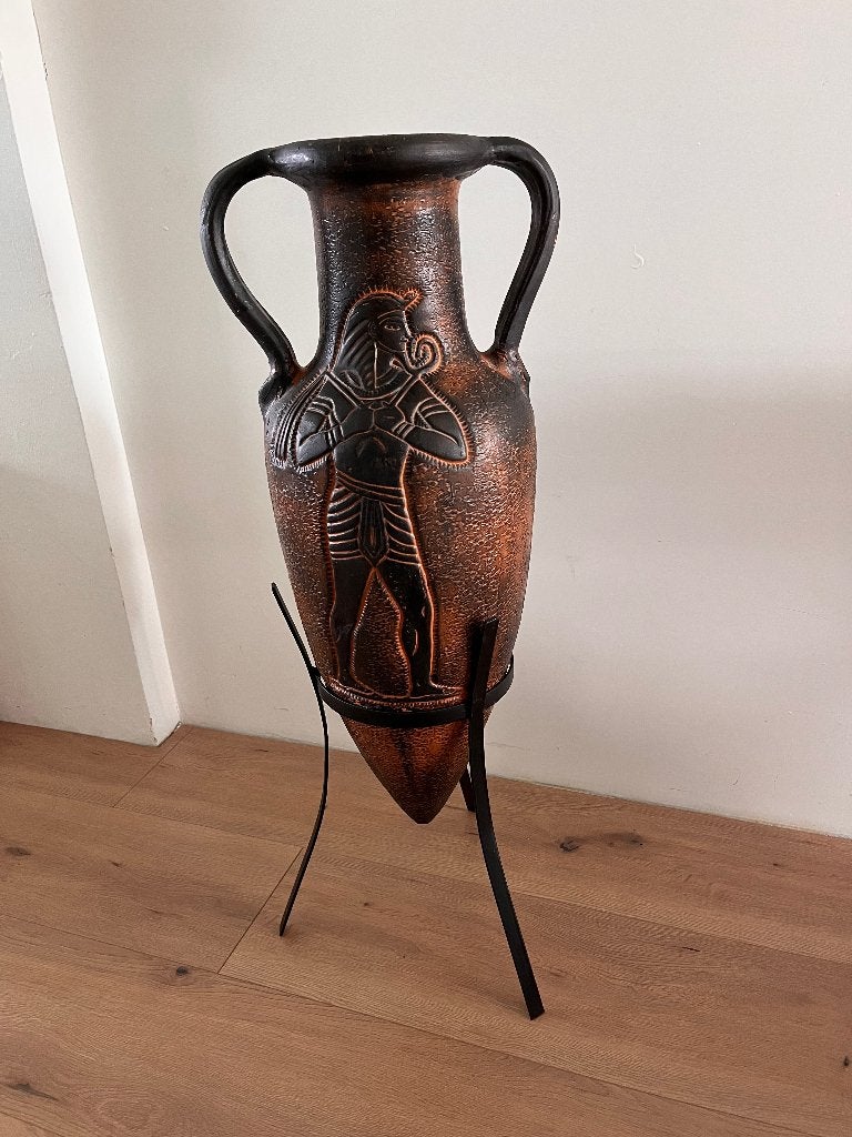 Egyptische vaas op onderstel, Ophalen
