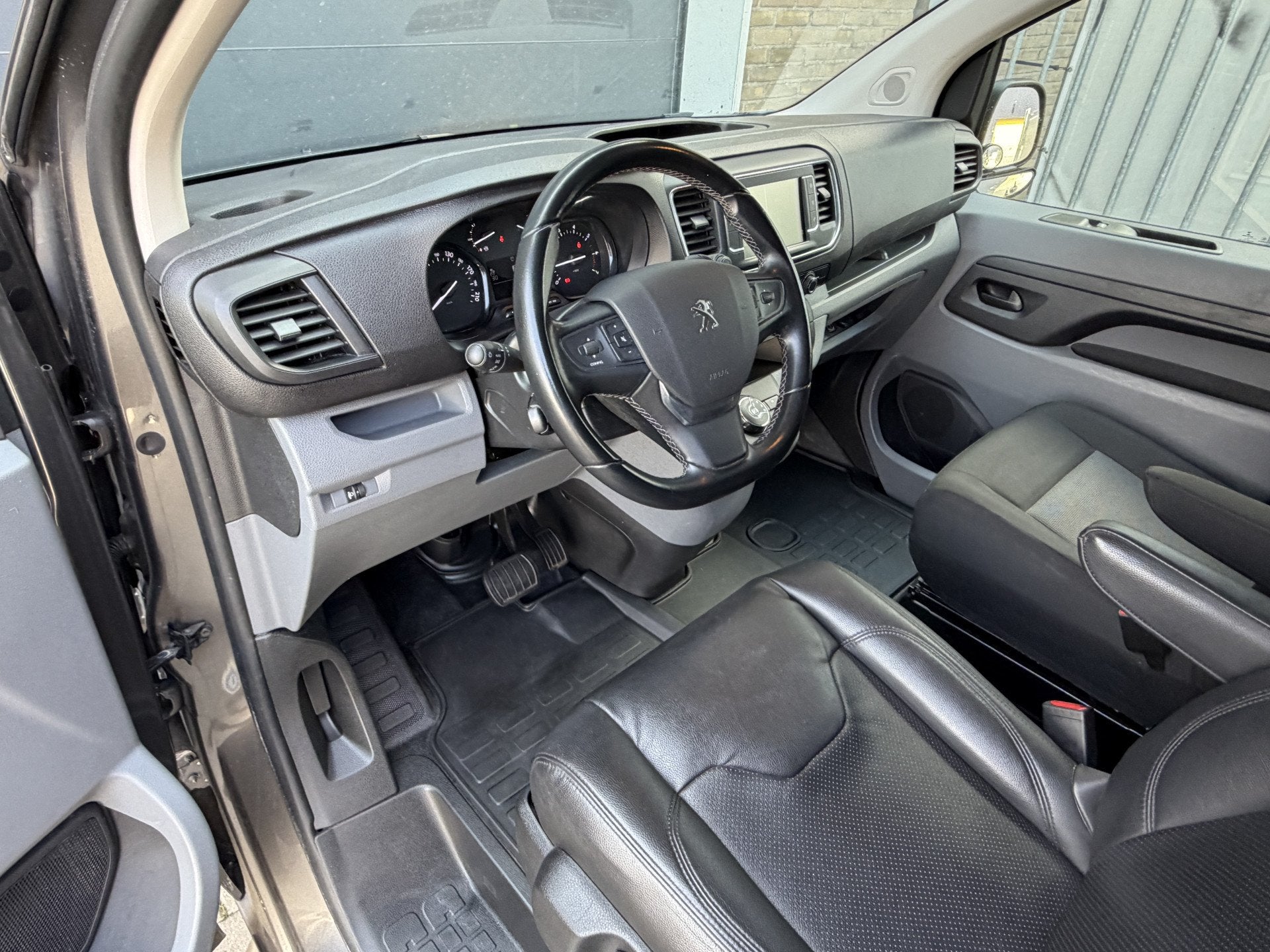 Peugeot Expert 2.0 BlueHDI 145 PK Euro 6 Achteruitrijcamera/, Auto's, Bestelauto's, 145 pk, Gebruikt, 4 cilinders, Leder en Stof