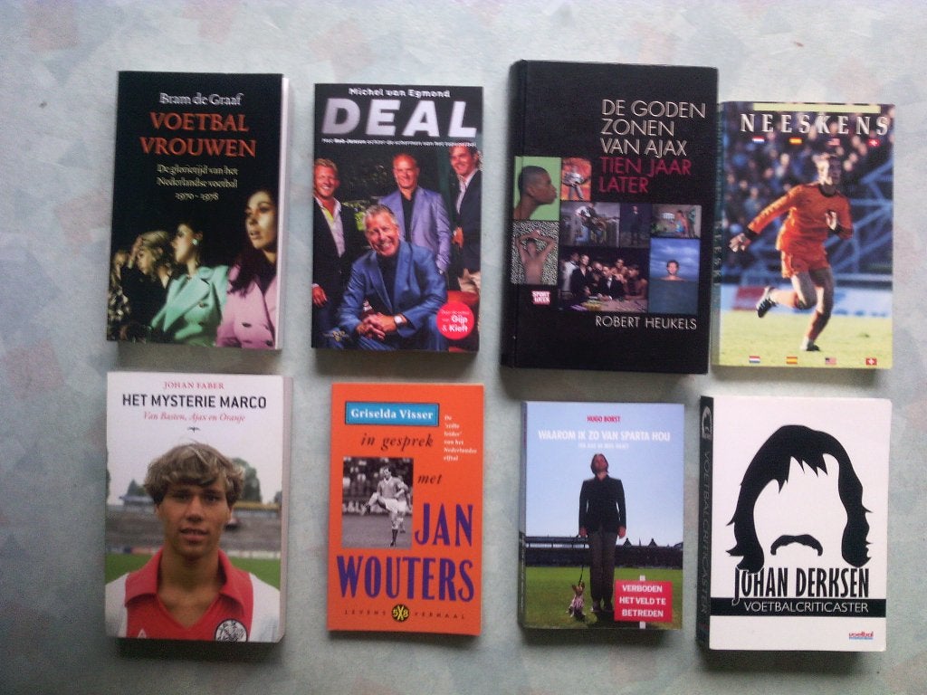voetbalboeken-Diversen ( 8 stuks ), Boeken, Ophalen of Verzenden, Zo goed als nieuw, Balsport
