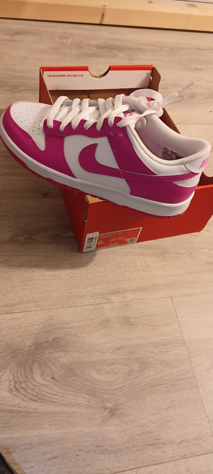 Nieuwe Nike Dunk Low (GS) sneakers - Roze/Wit, Ophalen, Nike, Nieuw, Sneakers of Gympen