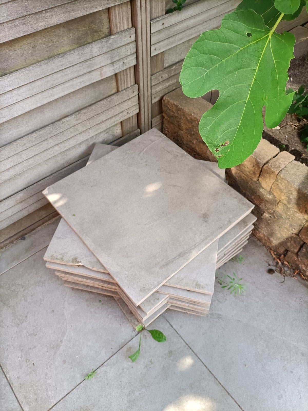 27 Tegels 60x60x1.5 cm en 5 bandjes 15x5.5x100 cm, Doe-het-zelf en Verbouw, Tegels, Ophalen, 60 cm of meer, Vloertegels, 60 cm of meer