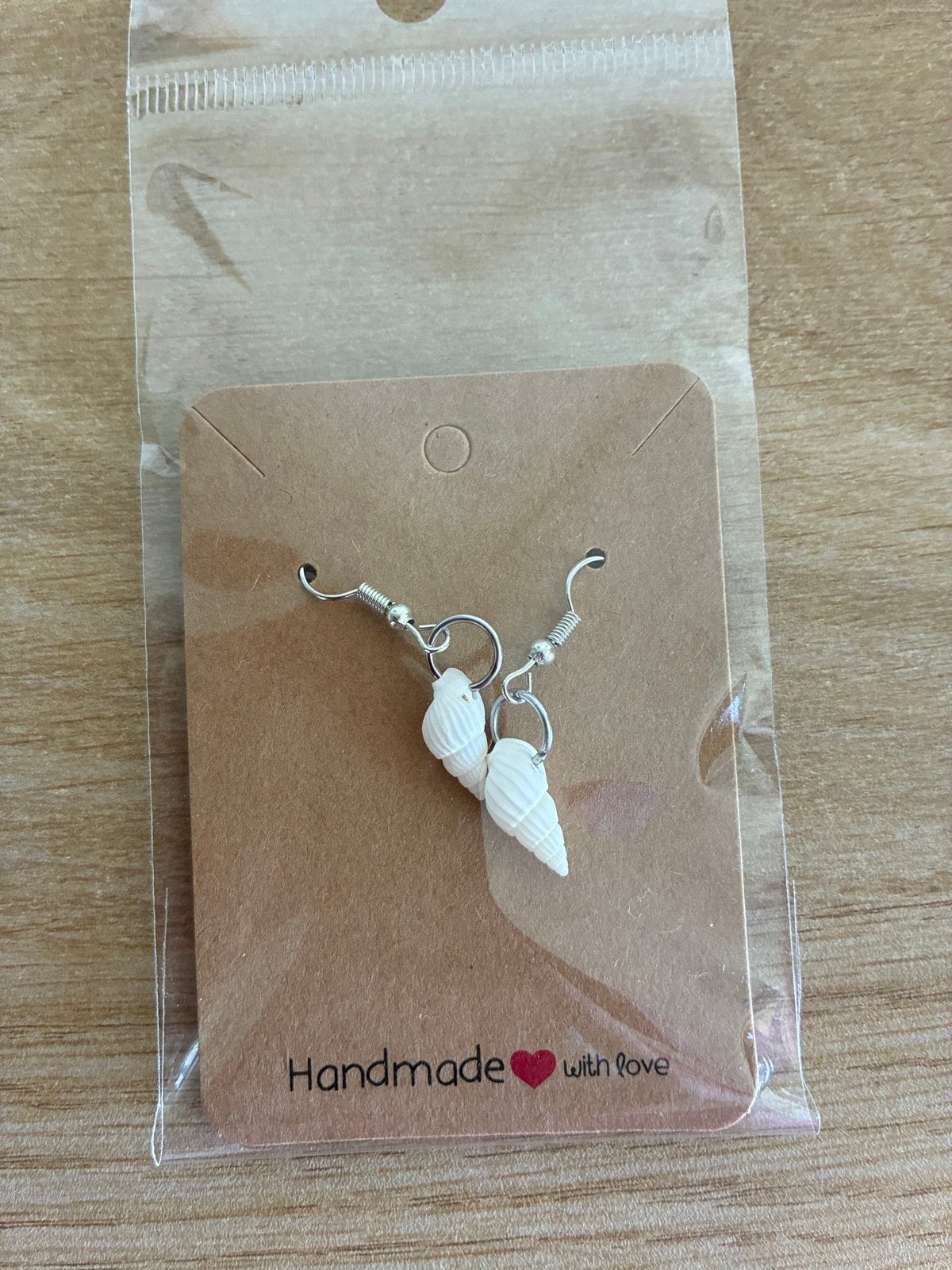 Nieuw handgemaakte RvS oorbellen met schelpjes, Sieraden, Tassen en Uiterlijk, Oorbellen, Overige materialen, Hangers, Wit, Nieuw