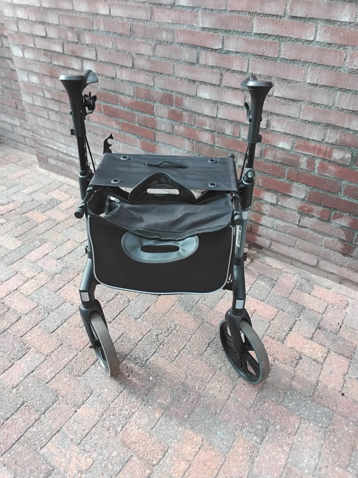 zeer nette TOPRO Troja rollator lichtgewicht frame inklapbaa, Diversen, Ophalen, Lichtgewicht, Zo goed als nieuw