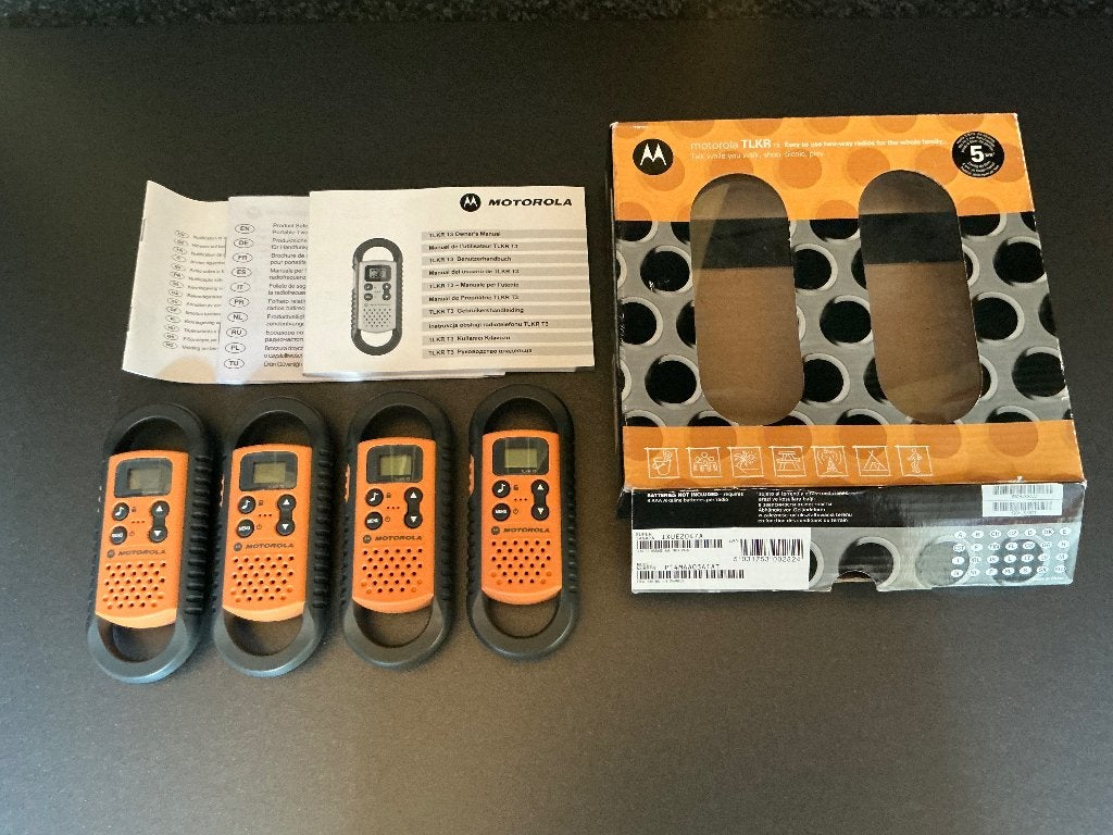 Motorola TLKR-T3 walkie talkie set 4-stuks, Minder dan 2 km, Gebruikt, Verzenden, Portofoon of Walkie-talkie