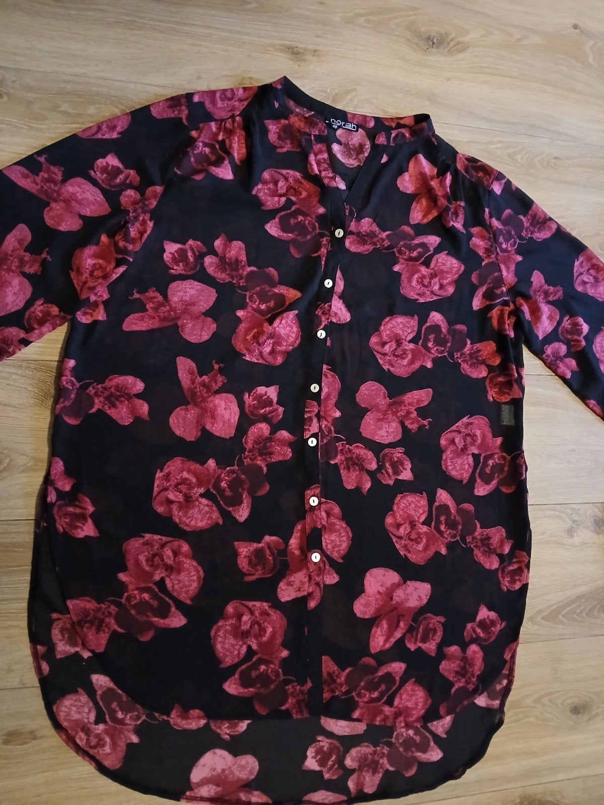 Norah blouse met bloemenprint - Maat 46 Nog nieuw!, Kleding | Dames, Blouses en Tunieken, Meerkleurig, Maat 46/48 (XL) of groter