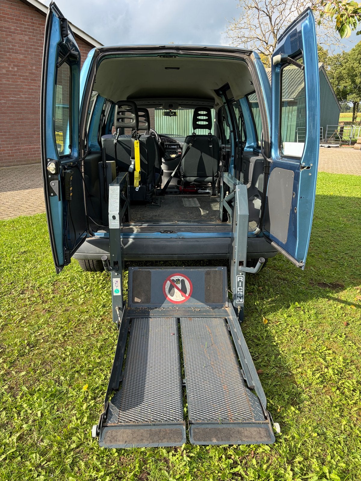 Foto 5 van Peugeot Expert Combi 2.0 Combi 16V AUT 2001 Blauw