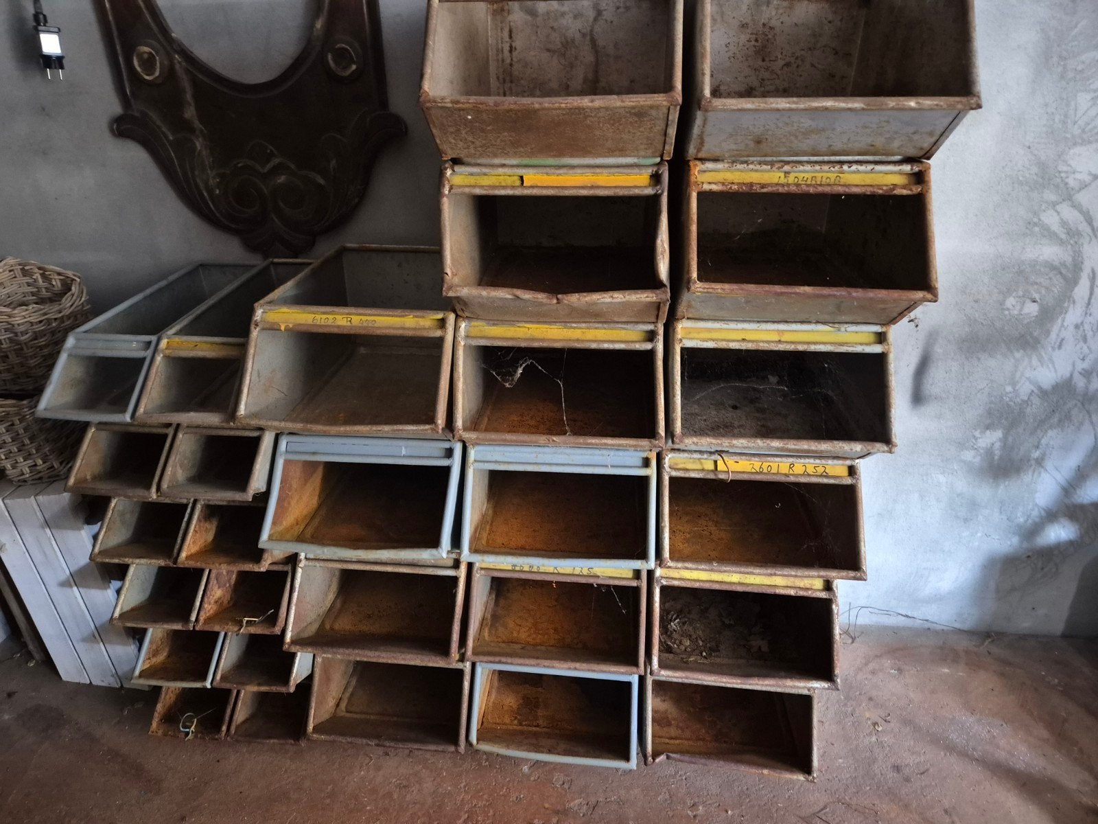 Industriële metallen grip bakken, Ophalen, 50 tot 100 cm, Minder dan 50 cm