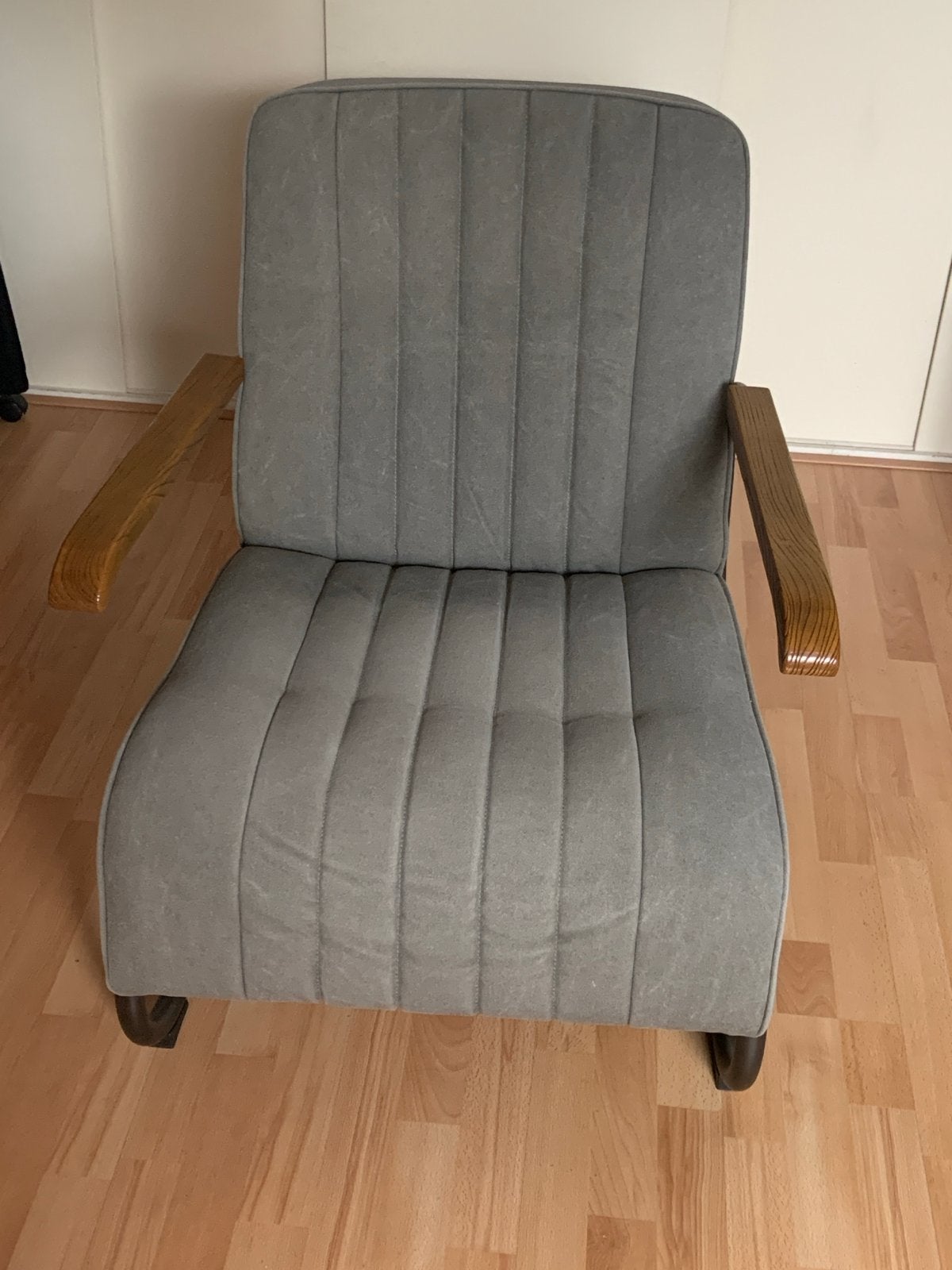 Comfortabele buisframe fauteuil met houten armleuningen, Ophalen, Gebruikt, Hout, Eén