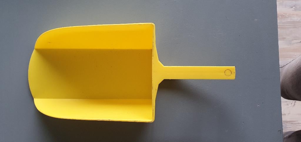 Gele voerschep voor 1 kilo, Ophalen of Verzenden, Nieuw, Dressuur