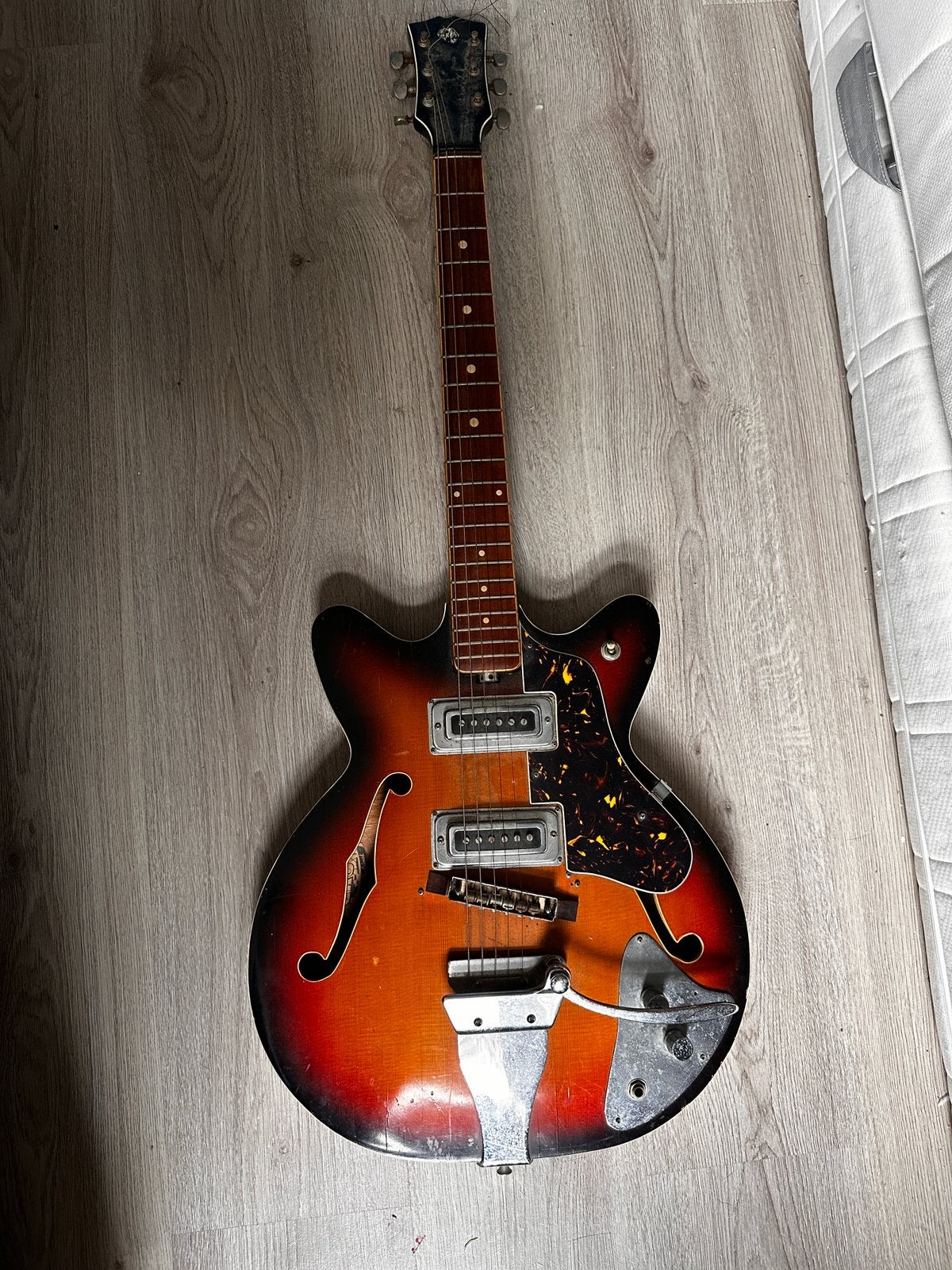 Gitaar, Ophalen of Verzenden, Gebruikt, Semi-solid body, Overige merken