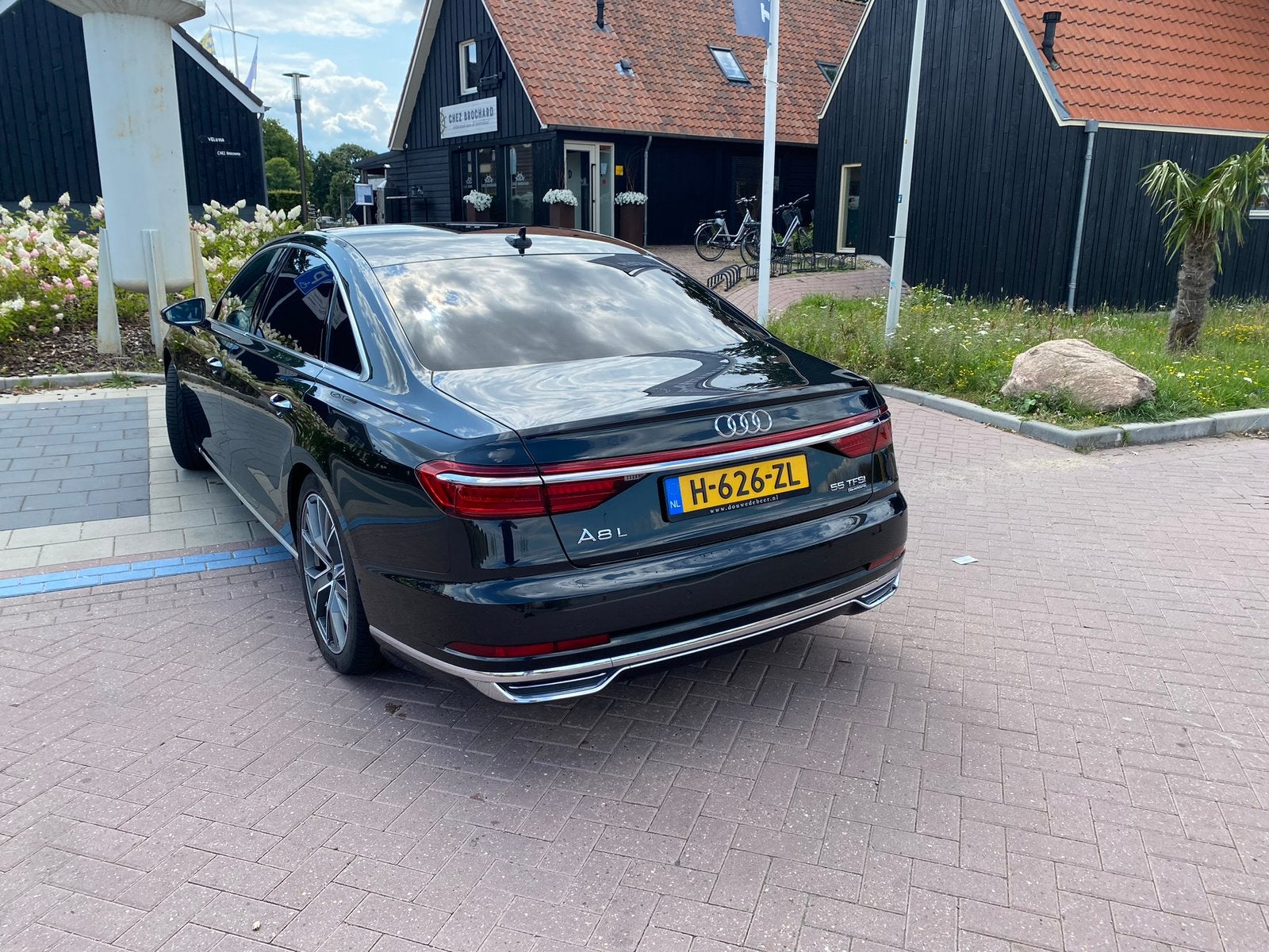 Audi A8 L 55 Tfsi 340pk Tiptronic Quattro 2018 Zwart, Auto's, 2995 cc, Leder, Bruin, Vierwielaandrijving