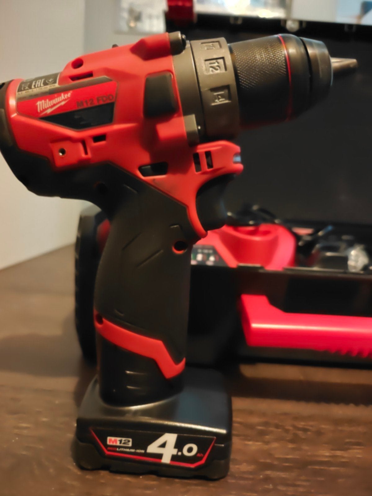 Milwaukee M12 FDD Boor-/Schroefmachine - Zo goed als nieuw, Ophalen, Variabele snelheid, Minder dan 400 watt, Zo goed als nieuw