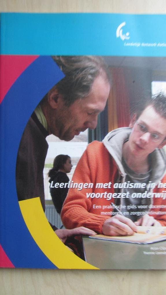 Leerlingen met autisme in het voortgezet onderwijs, Ophalen of Verzenden, Beta, Zo goed als nieuw, HBO