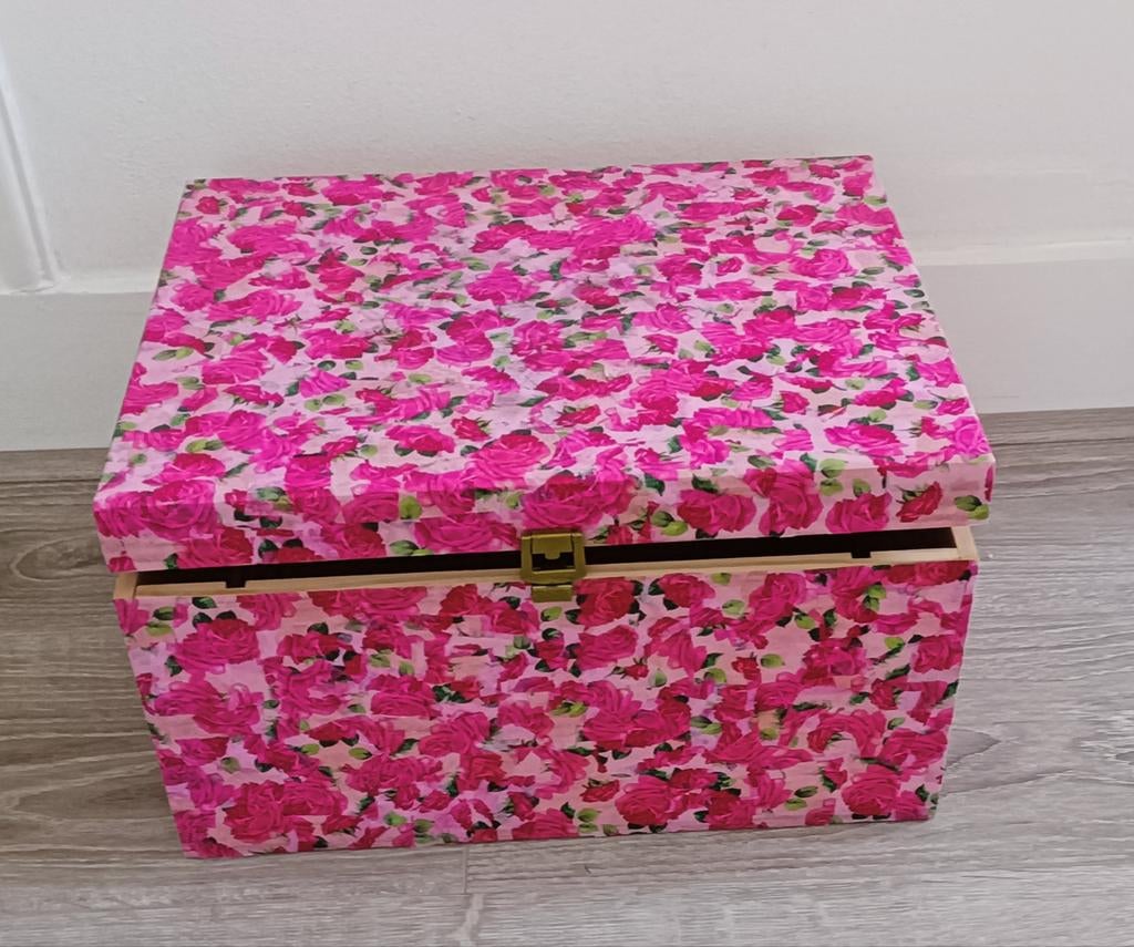 Gepimpte kist met roosjes Decopatch, Minder dan 50 cm, Gebruikt, Overige materialen, Minder dan 50 cm