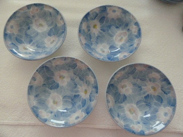 Schaaltjes  - 4 stuks, zacht blauw, Huis en Inrichting, Keuken | Servies, Ophalen of Verzenden, Overige stijlen, Porselein, Schaal of Schalen