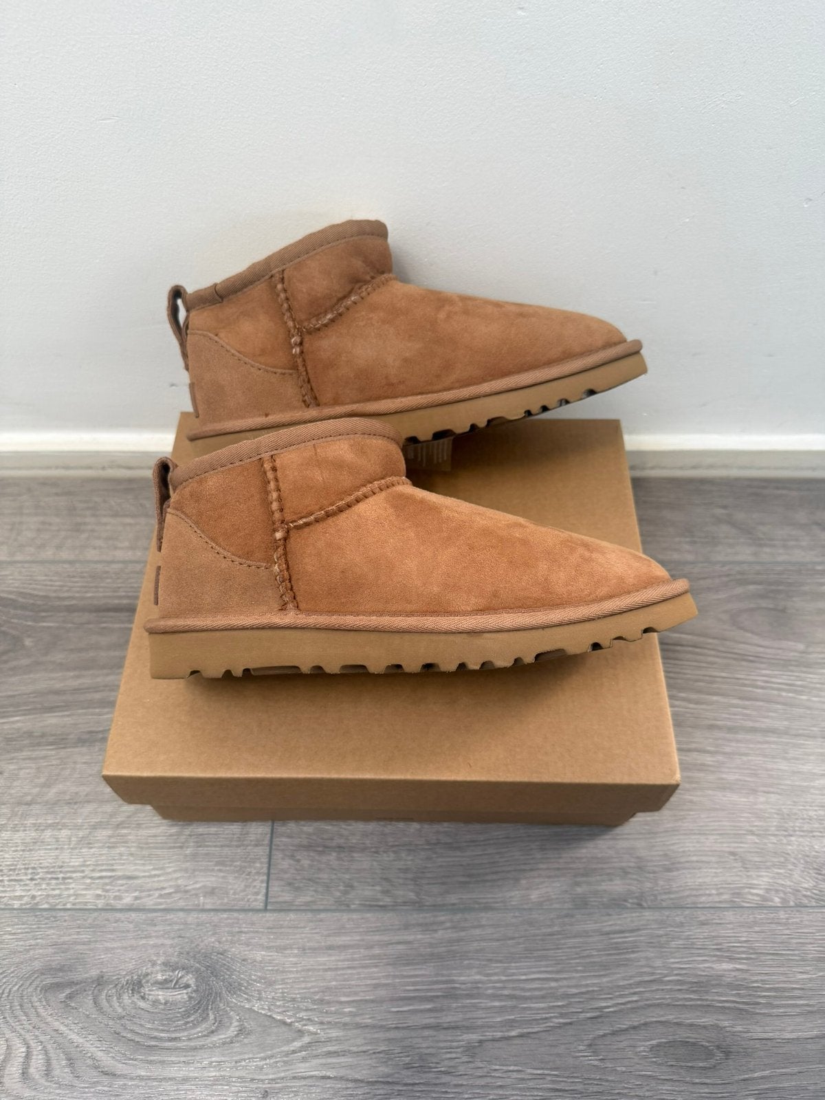 UGG Classic Ultra Mini – Chestnut maat 38, Bruin, Snowboots, Ophalen of Verzenden, Zo goed als nieuw