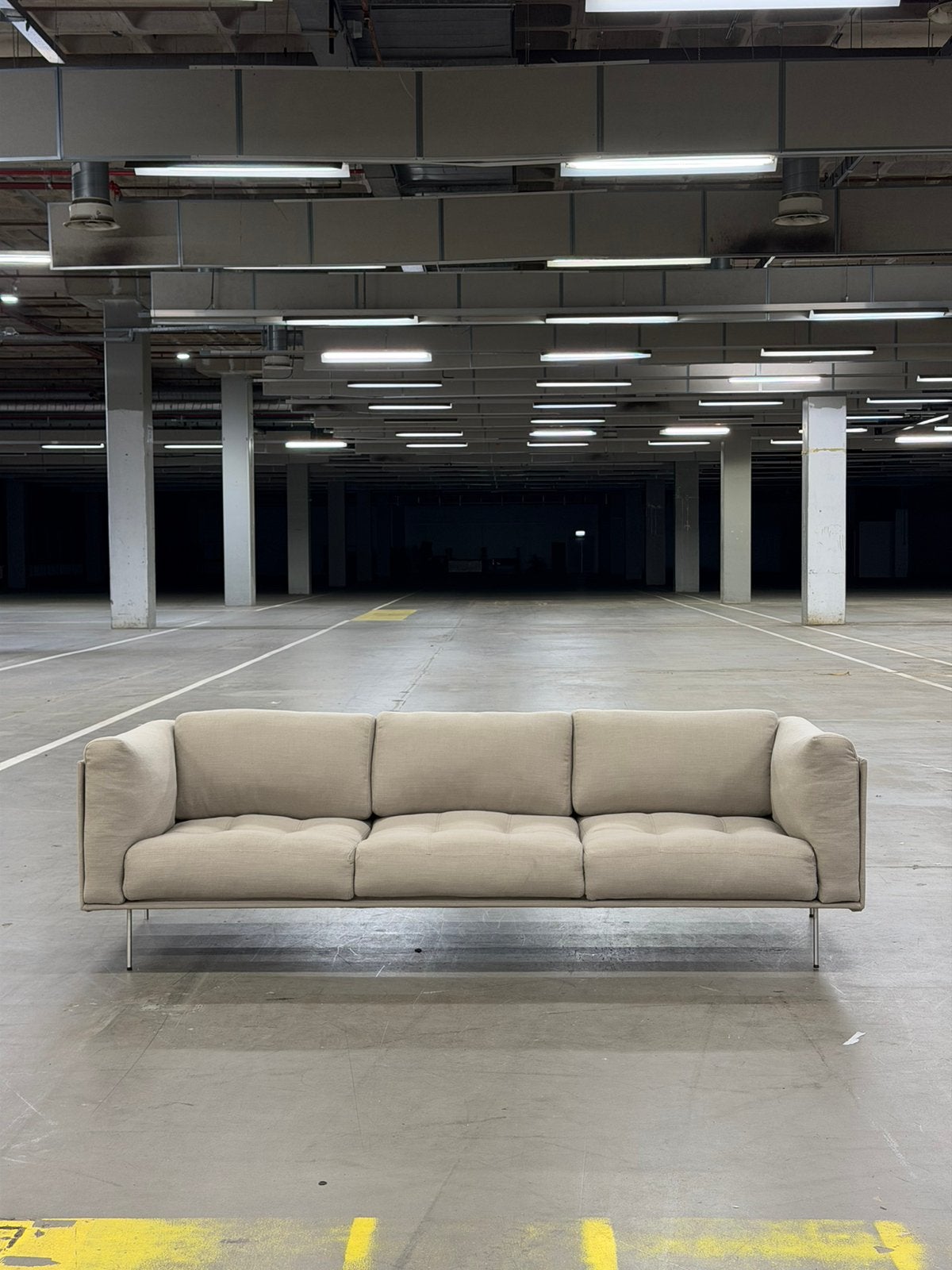 Living Divani Rod Sofa | Sand | NIEUWSTAAT + Garantie, Metaal, Driepersoons, 75 tot 100 cm, Ophalen of Verzenden
