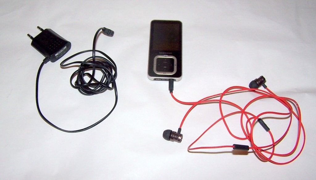 Samsung MP3-speler met oplader en oordopjes, Ophalen of Verzenden, Zo goed als nieuw, Samsung, 2 tot 10 GB