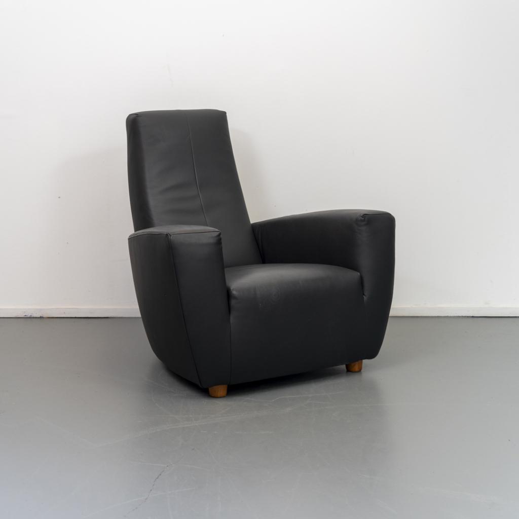 2x Label Longa Fauteuil Zwart Leder - Eikenhouten Pootjes, Huis en Inrichting, Fauteuils, Niet ingevuld, Niet ingevuld, 75 tot 100 cm