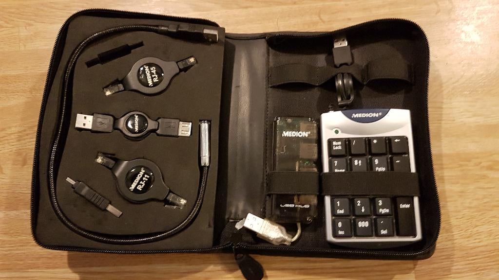 Medion PC set, Ophalen of Verzenden, Zo goed als nieuw